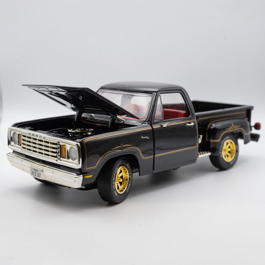 Ertl 1:18 Dodge Warlock Model